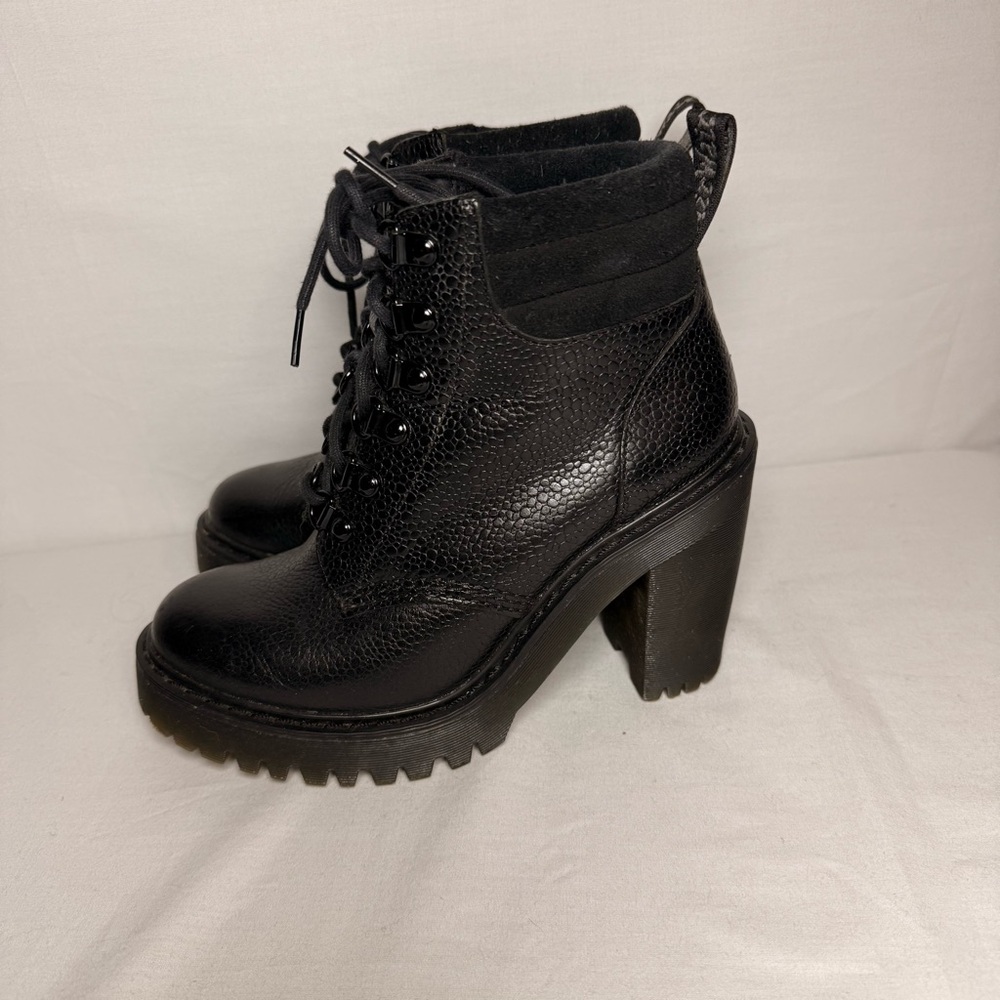 Dr Martens Women Persephone FL 6 Eye Blk Pebbled Leather Ankle Heeled Boots Sz 5 - Picture 3 of 14